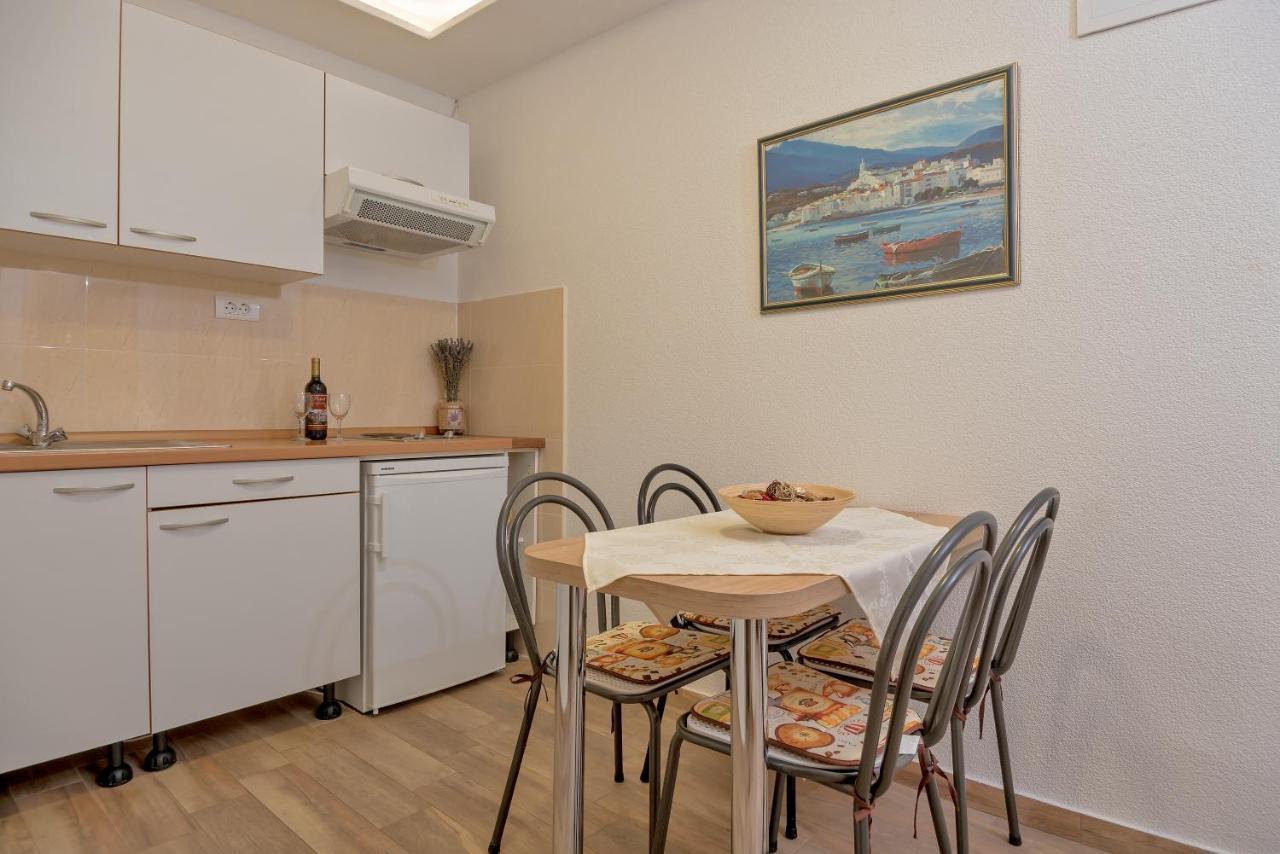 Apartmani Putnik Baška Voda Exterior foto