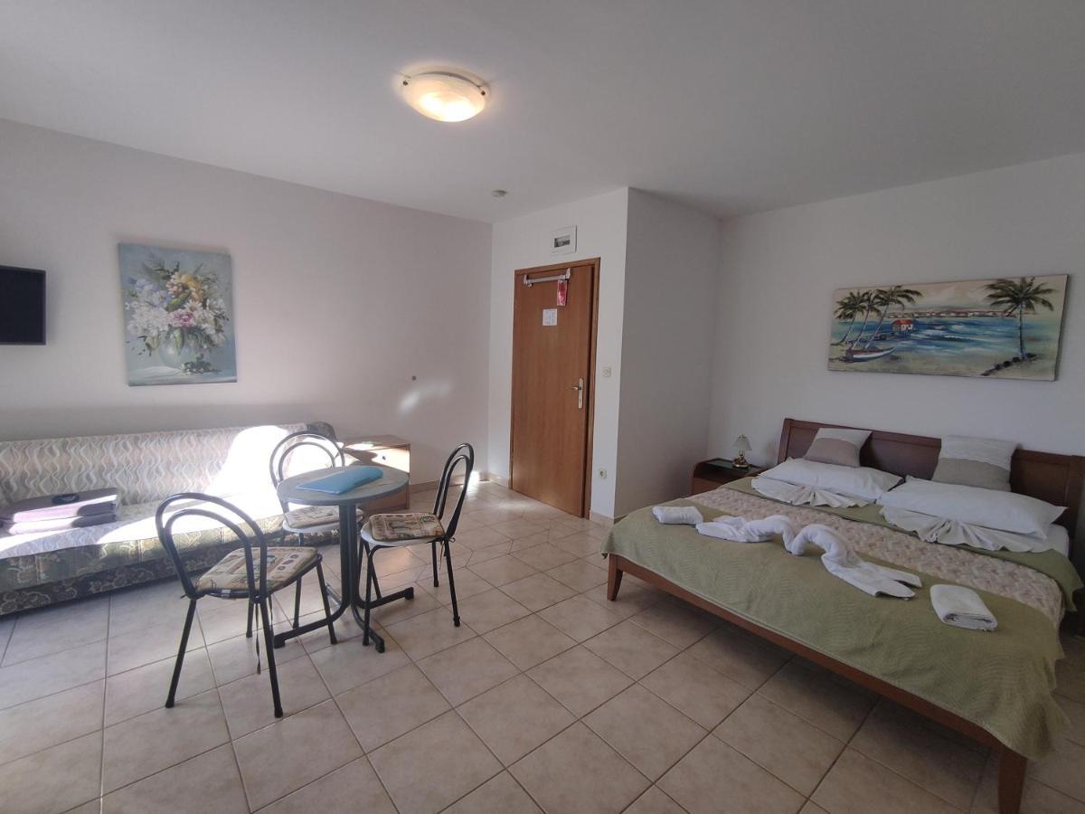 Apartmani Putnik Baška Voda Exterior foto