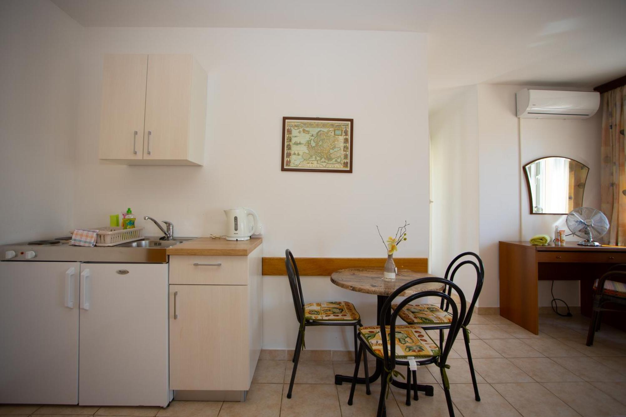 Apartmani Putnik Baška Voda Exterior foto